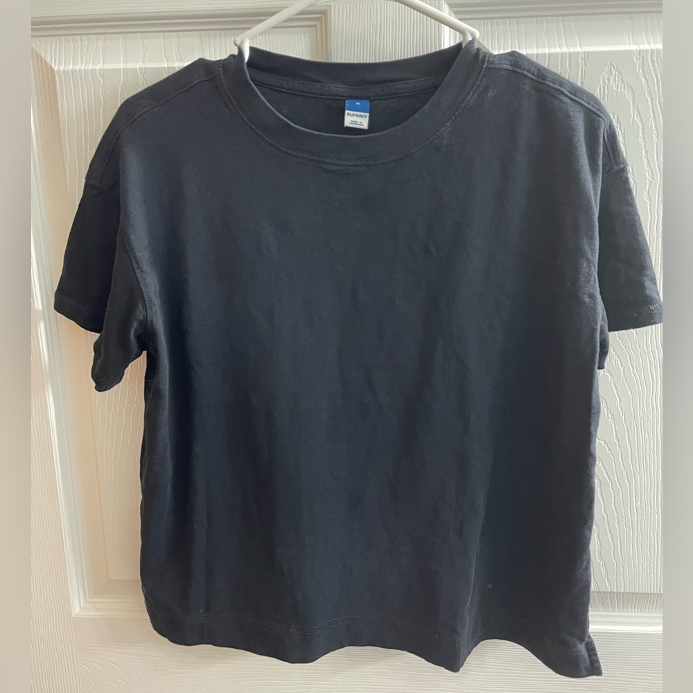 Old navy black tee M
